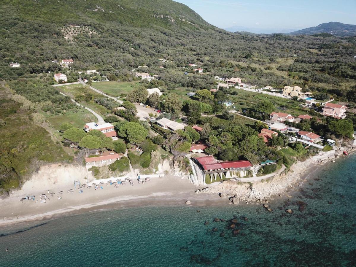 Giokos Appartement Ágios Matthaíos Buitenkant foto