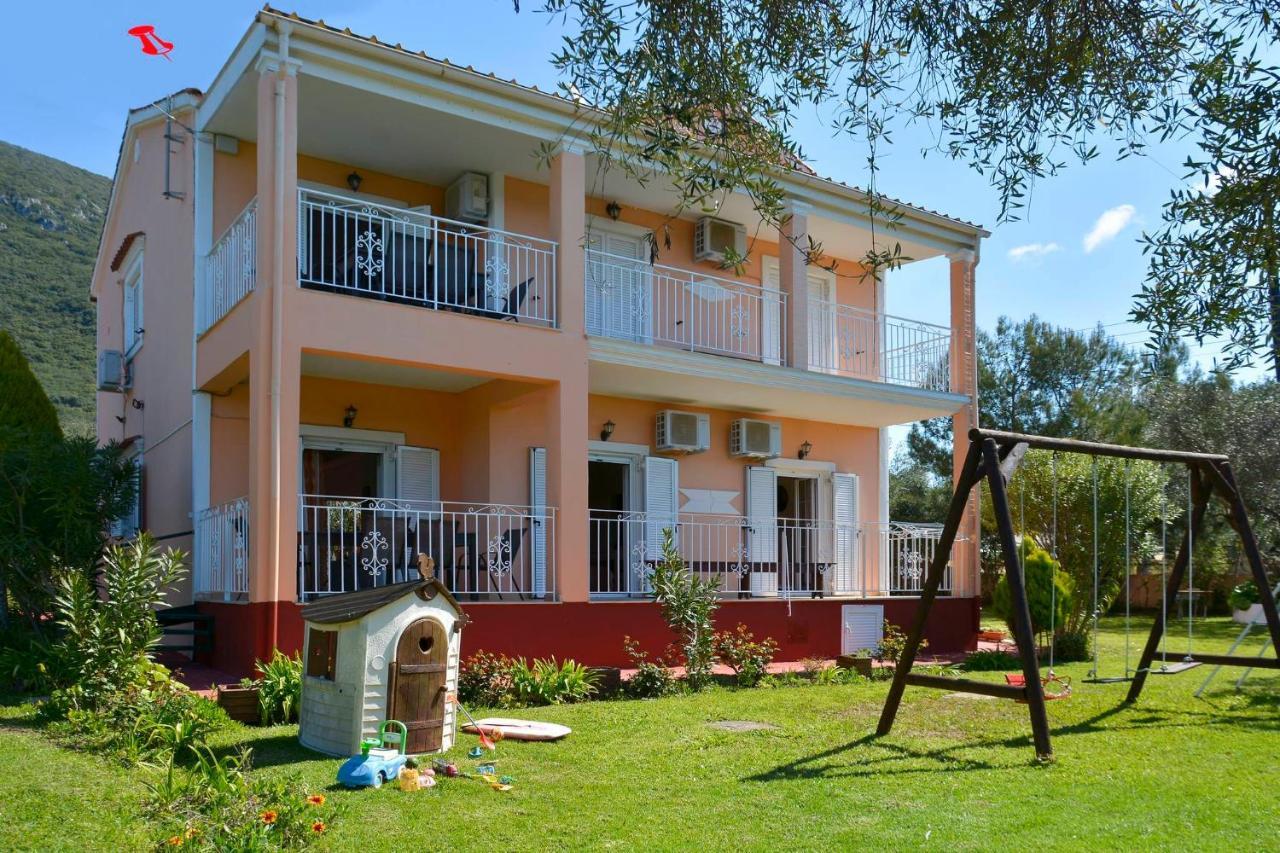 Giokos Appartement Ágios Matthaíos Buitenkant foto