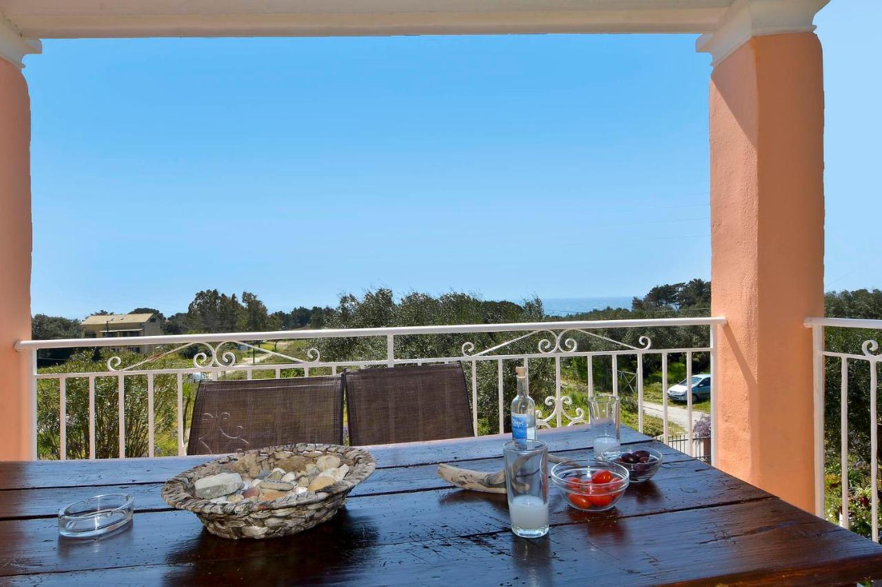 Giokos Appartement Ágios Matthaíos Buitenkant foto