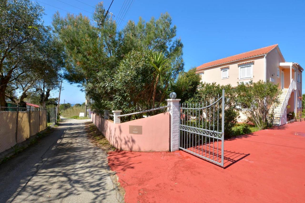 Giokos Appartement Ágios Matthaíos Buitenkant foto