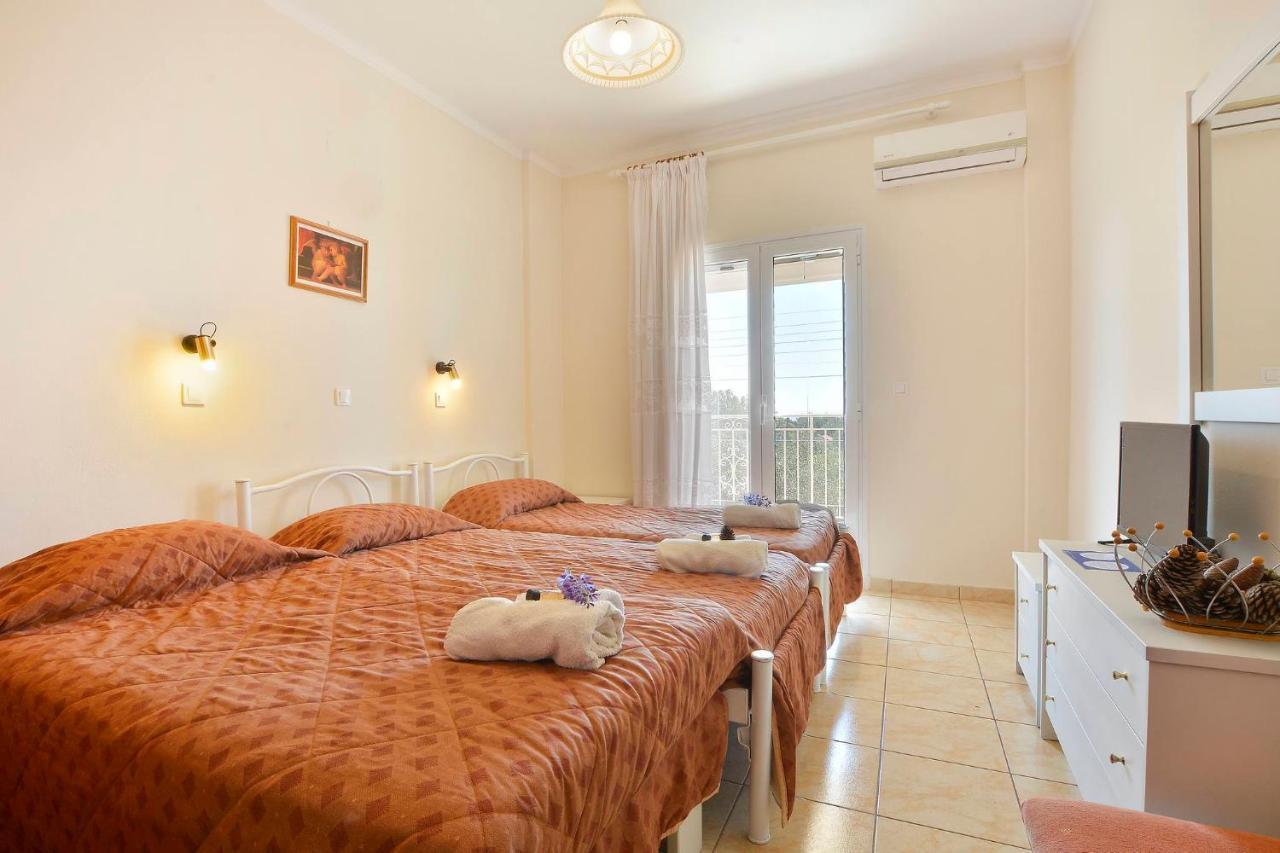 Giokos Appartement Ágios Matthaíos Buitenkant foto
